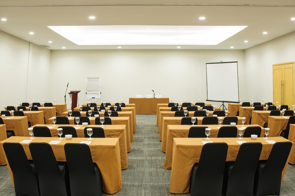Lemo Hotel Serpong 53/62