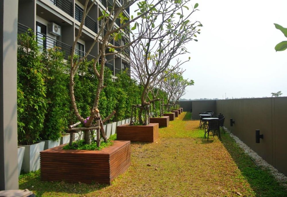 Himawari At Kanyarat Condo 12/16
