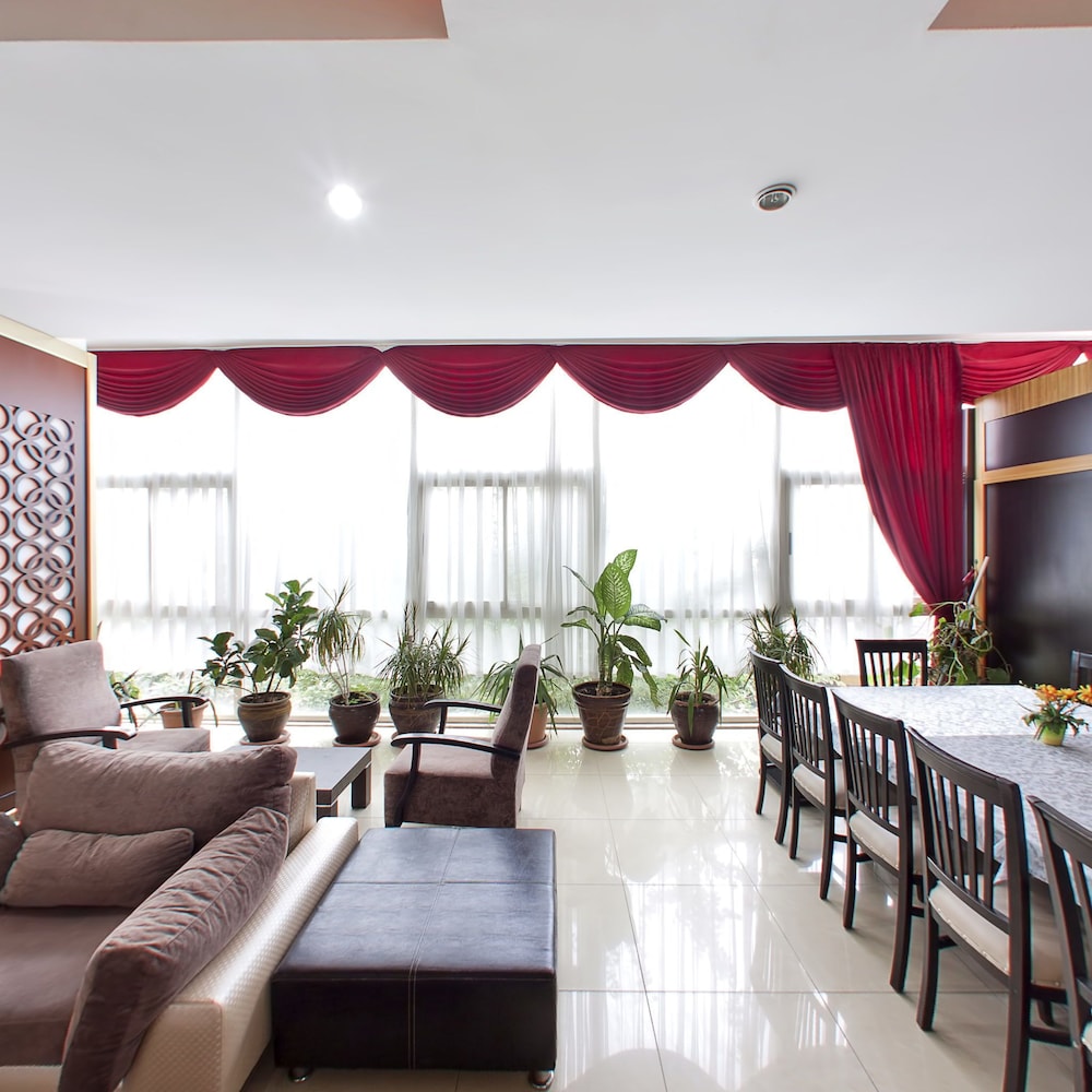 Lims Bona Dea Beach Hotel 46/67