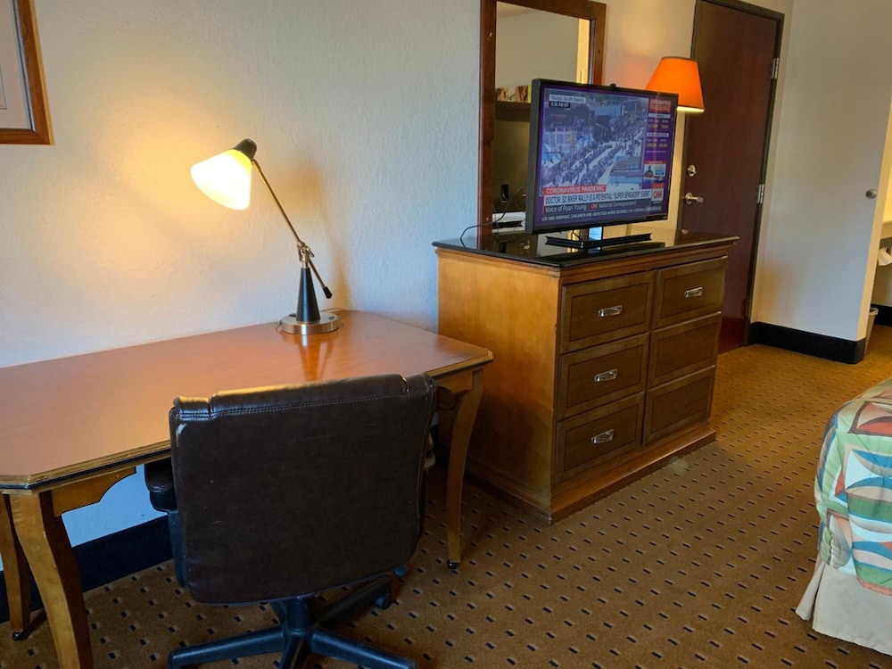 Brentwood Inn Suites 37/41