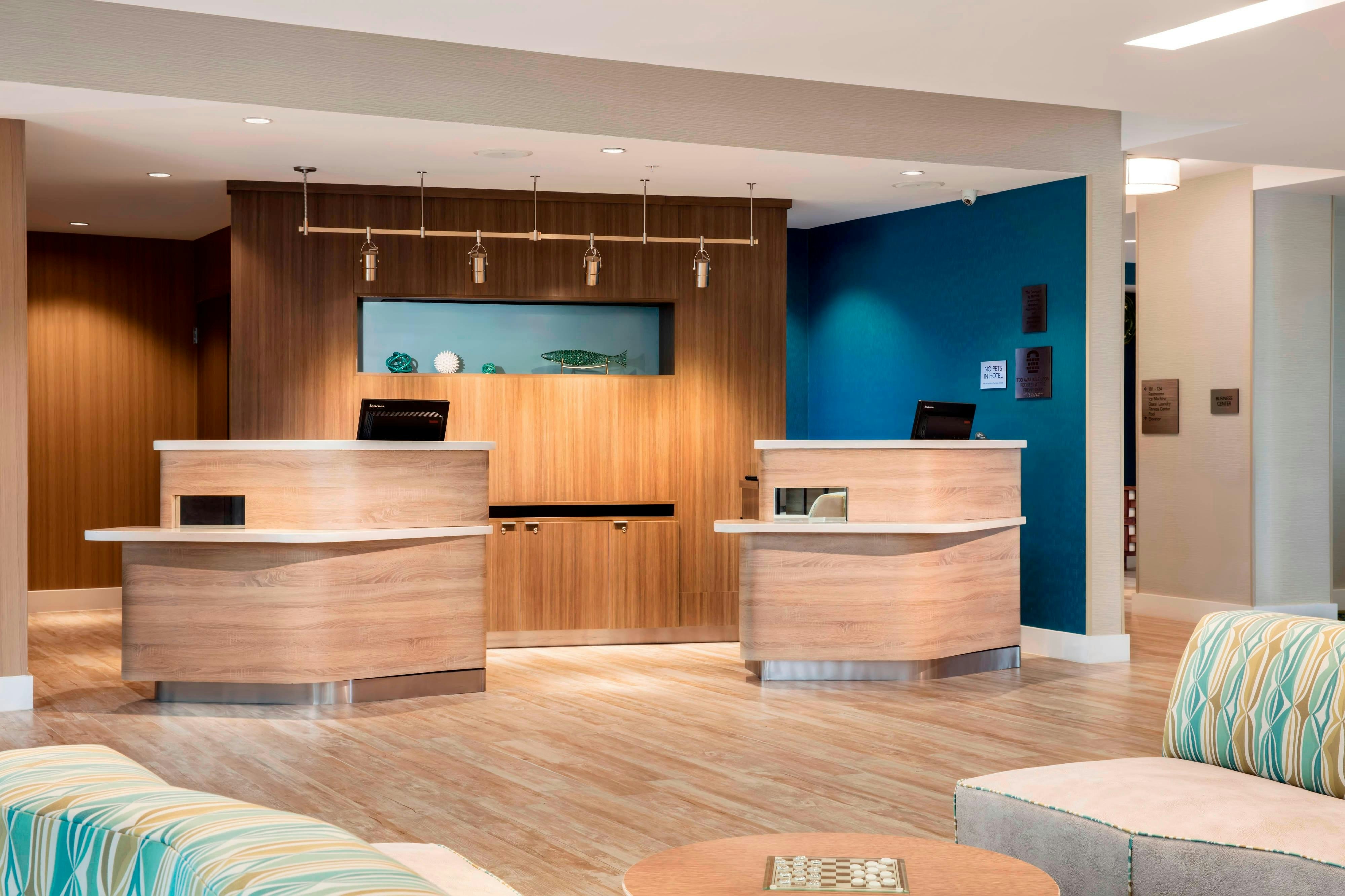 Lobby at Courtyard by Marriott Faro Blanco Resort, MARATHON - FL