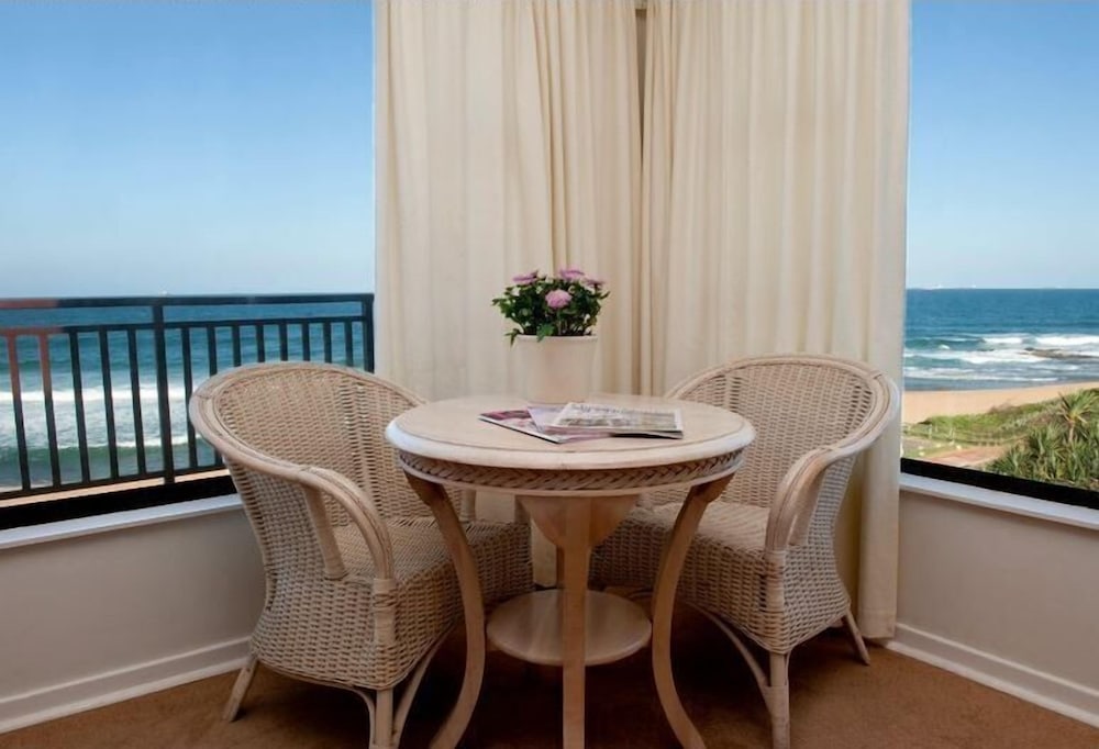 Fairlight Beach House 29/50