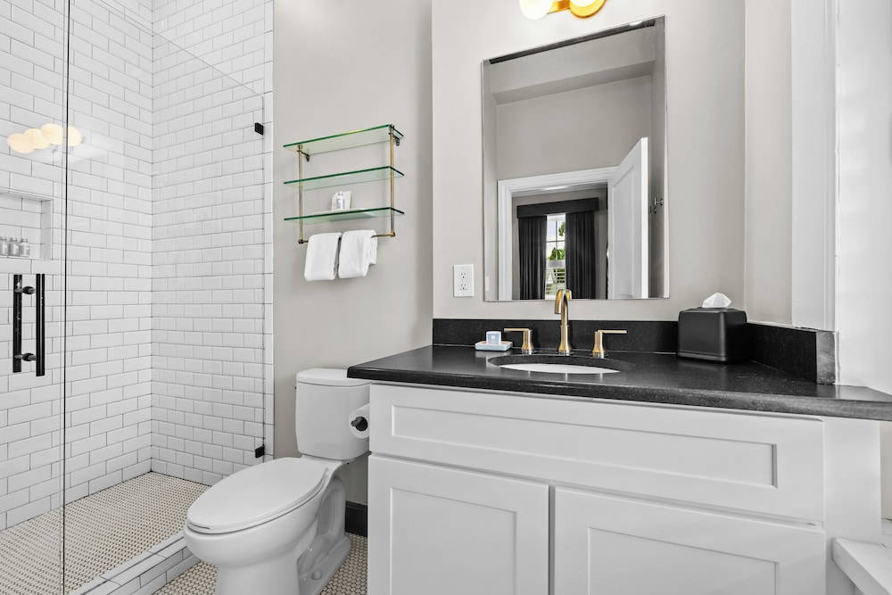 Germantown Inn 48/50