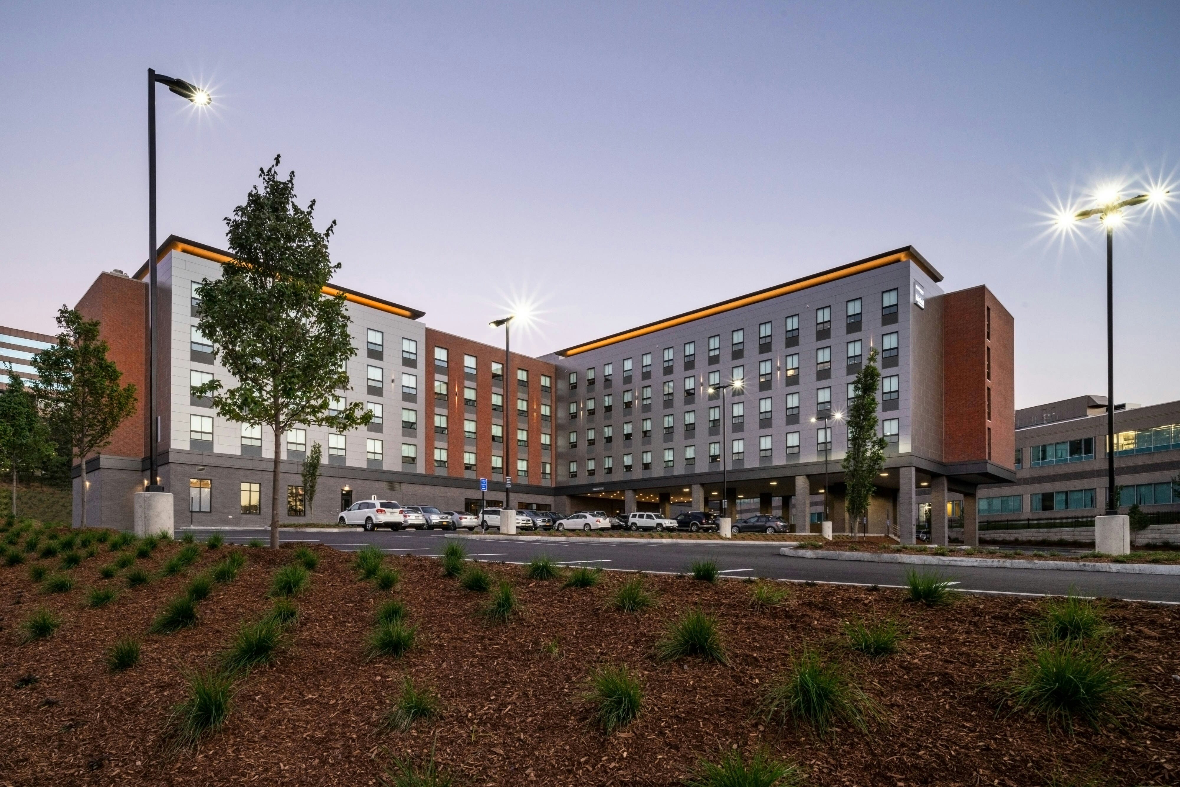 Fairfield Inn Suites Boston Waltham in WALTHAM - MA