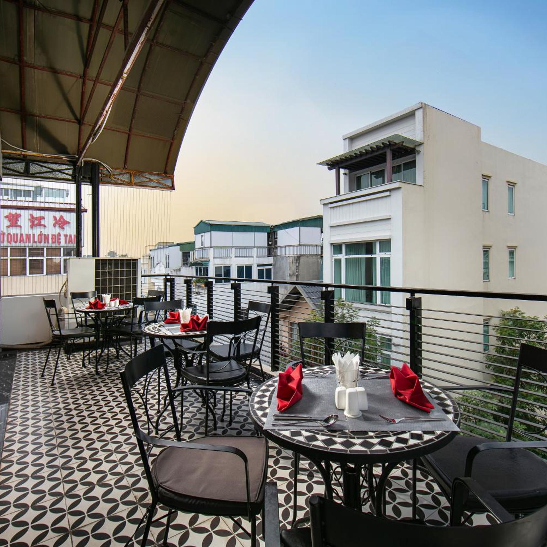 Artisan Boutique Hotel 32/38