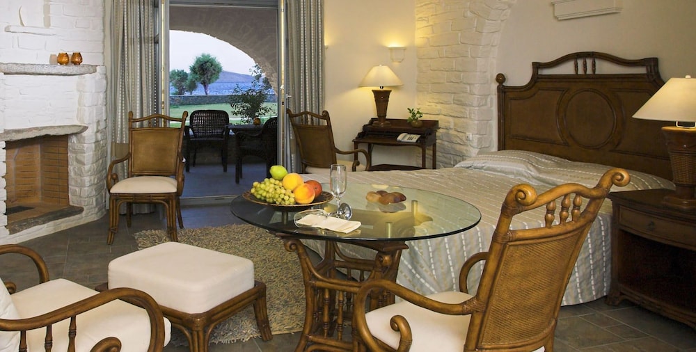 Porto Kea Suites 62/70