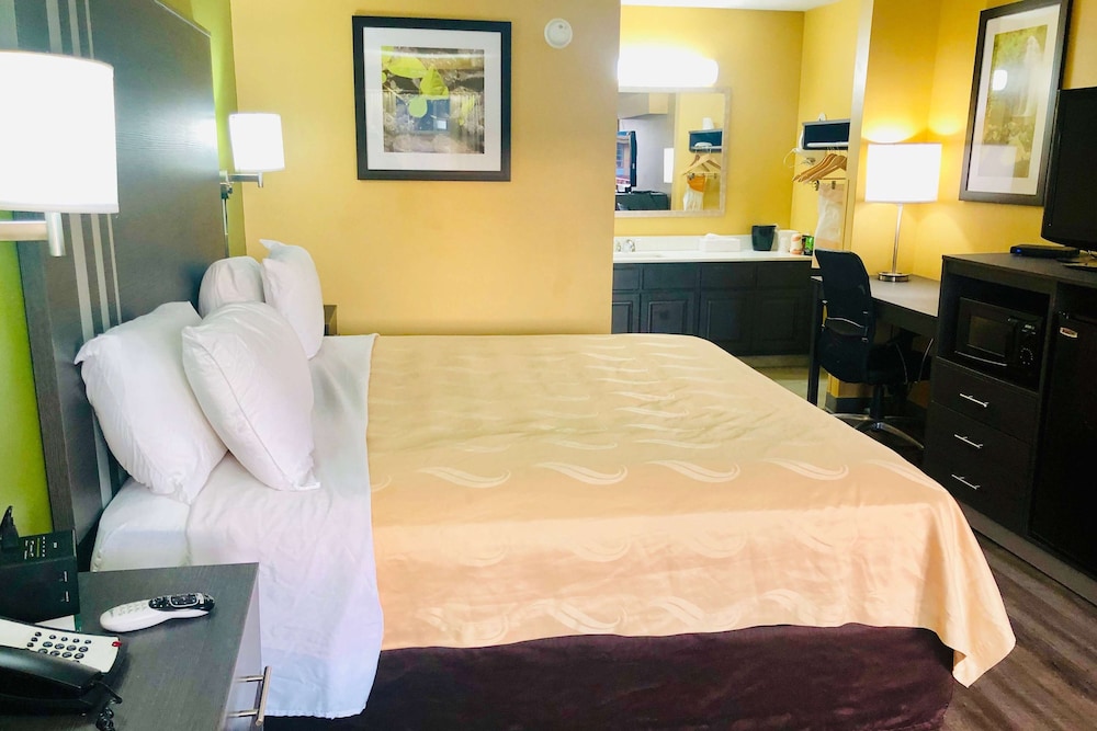 Baymont by Wyndham Selma 17/44