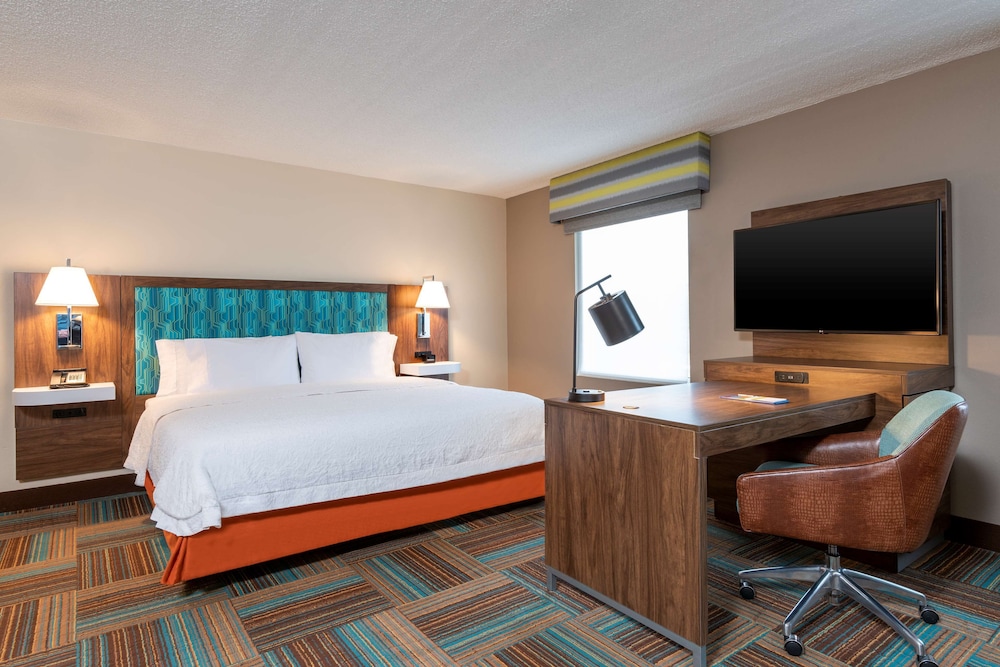 Hampton Inn And Suites Fort Myers Colonial Blvd 12/42