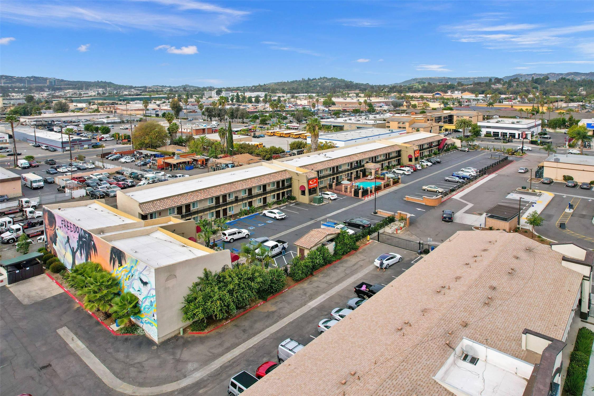 Econo Lodge Inn & Suites Escondido Downtown 42/48