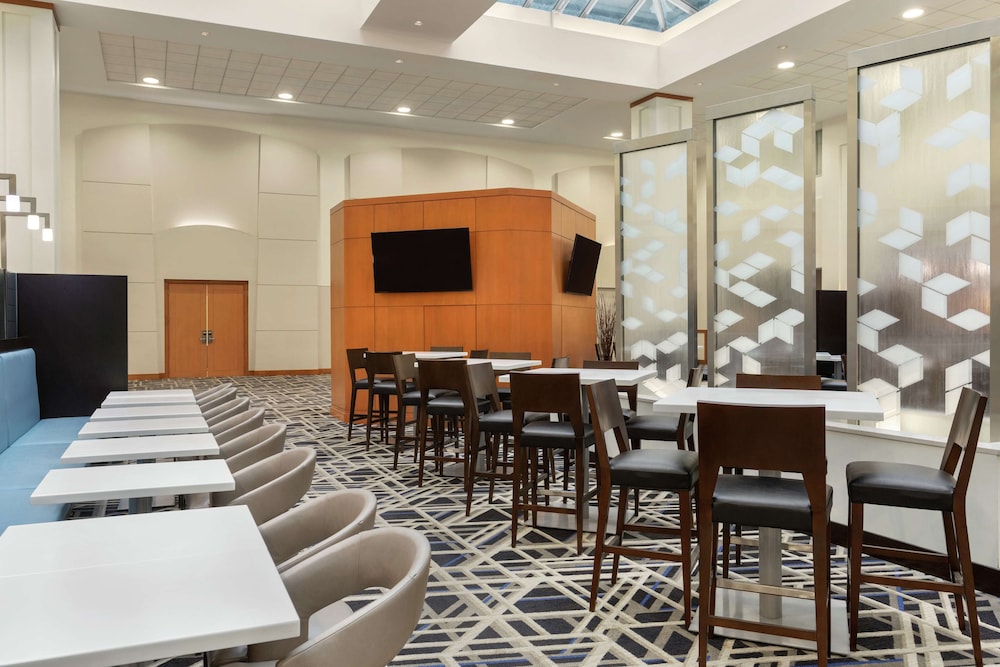 Embassy Suites by Hilton Boston at Logan Airport 59/65