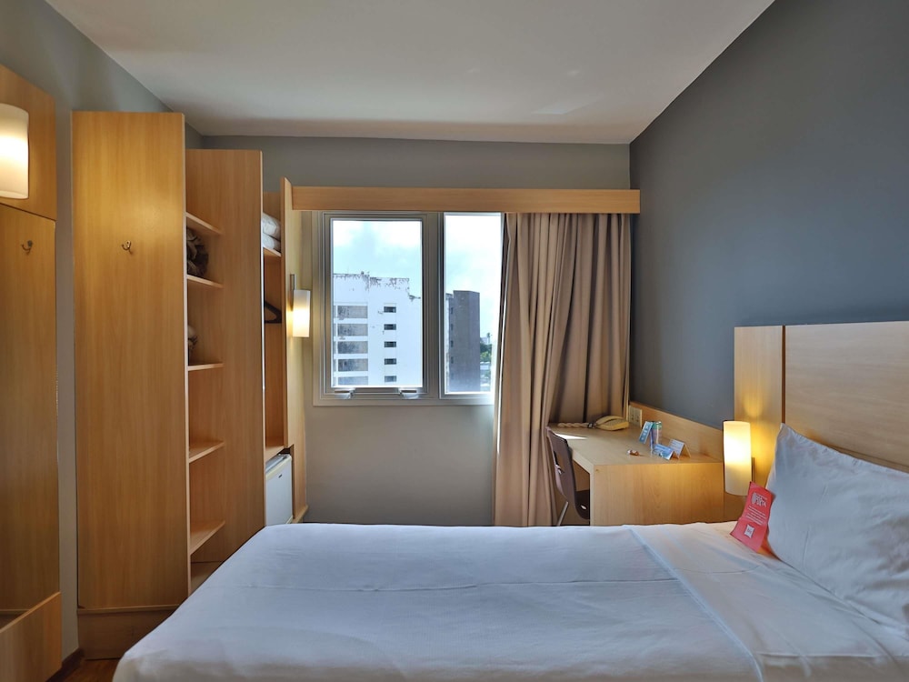 Ibis Salvador Rio Vermelho 24/73