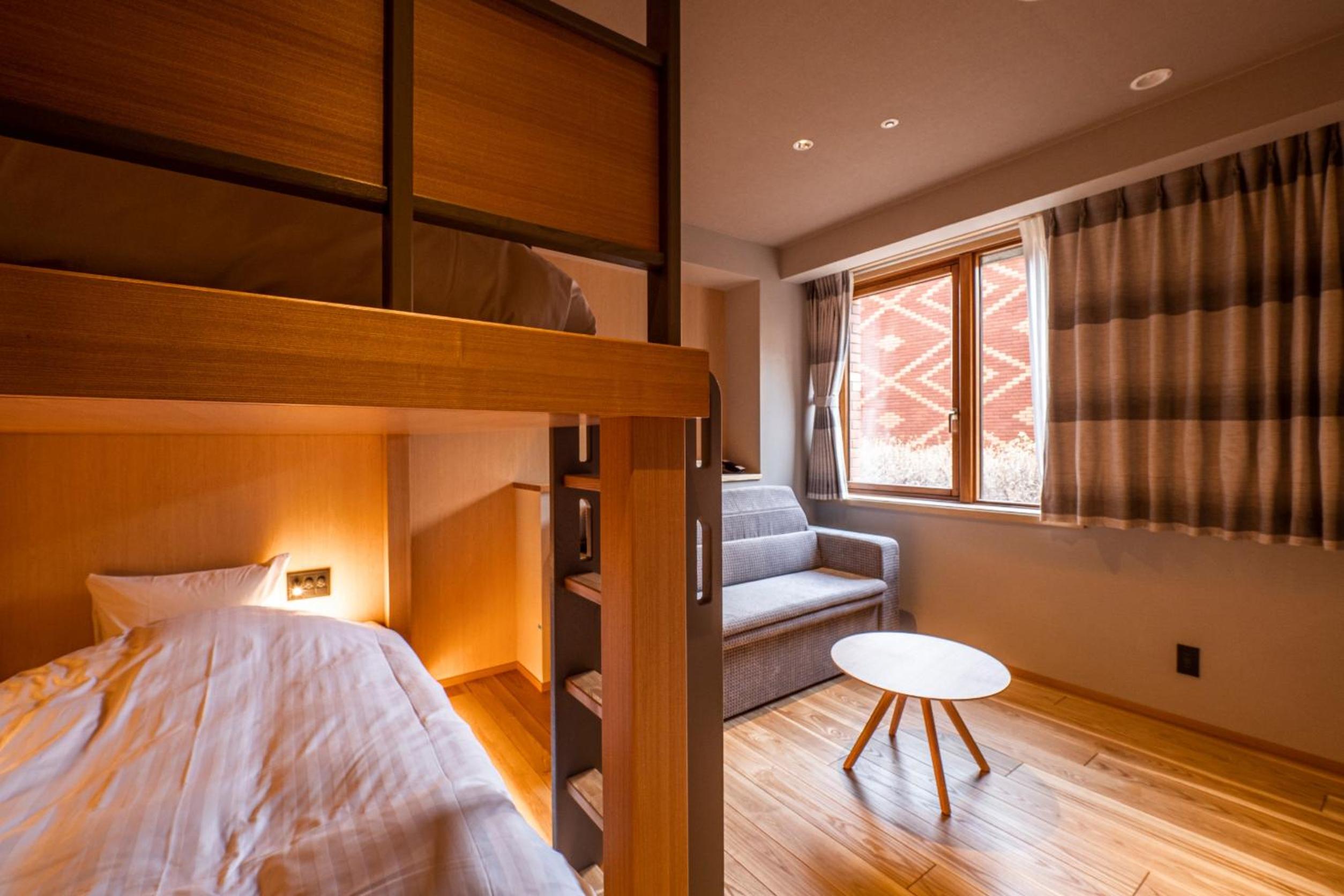 Northern, Bunk Bed