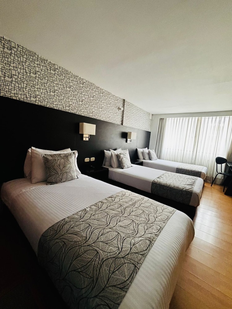 Hospedium Hotel Urban Bogota Javeriana 8/17