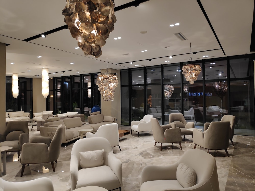 Supreme Hotel 52/72
