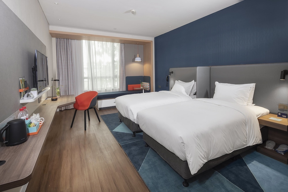 STANDARD, TWIN BEDS, TOP FLOOR