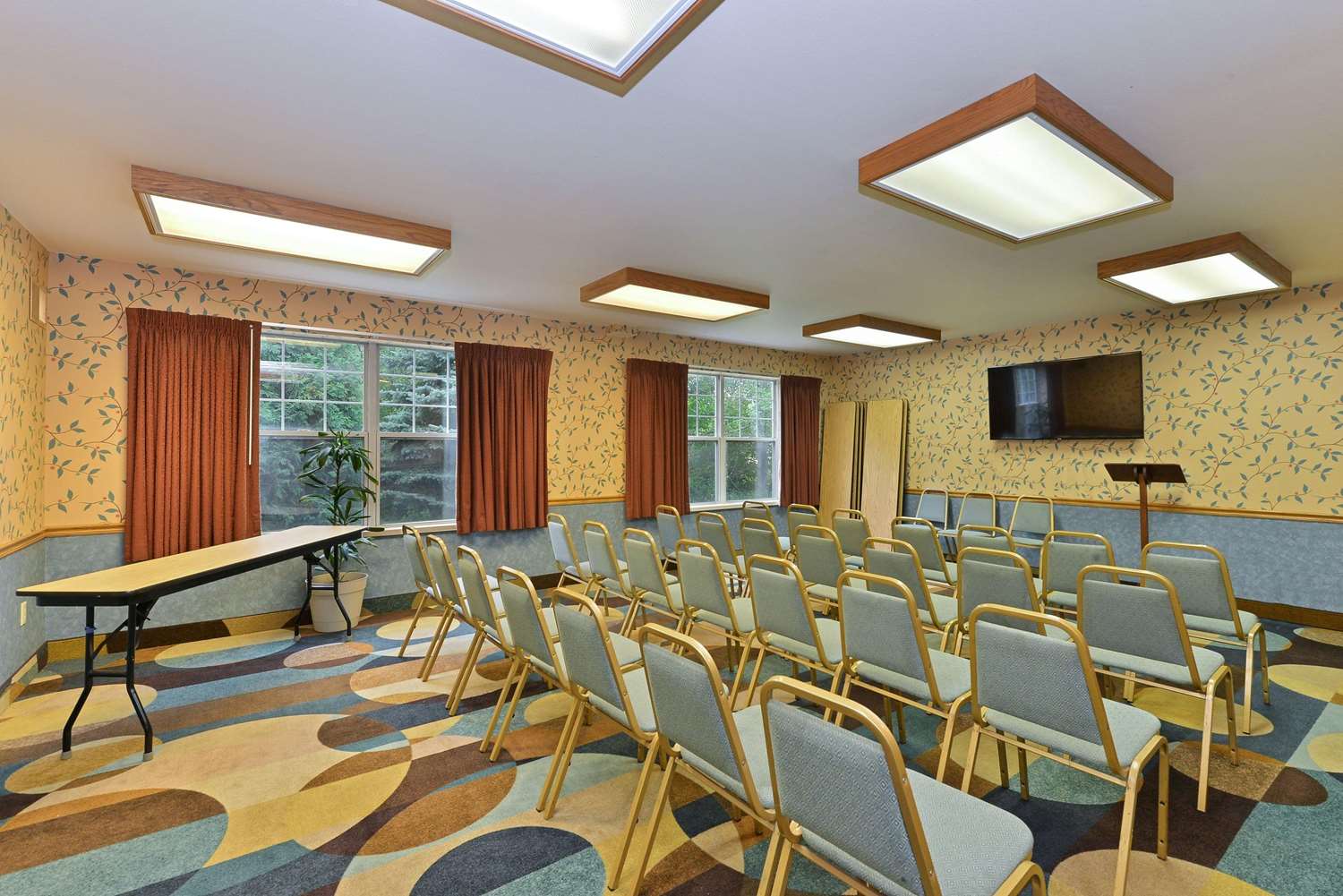 Haven Hotel Shawano WI 22/26