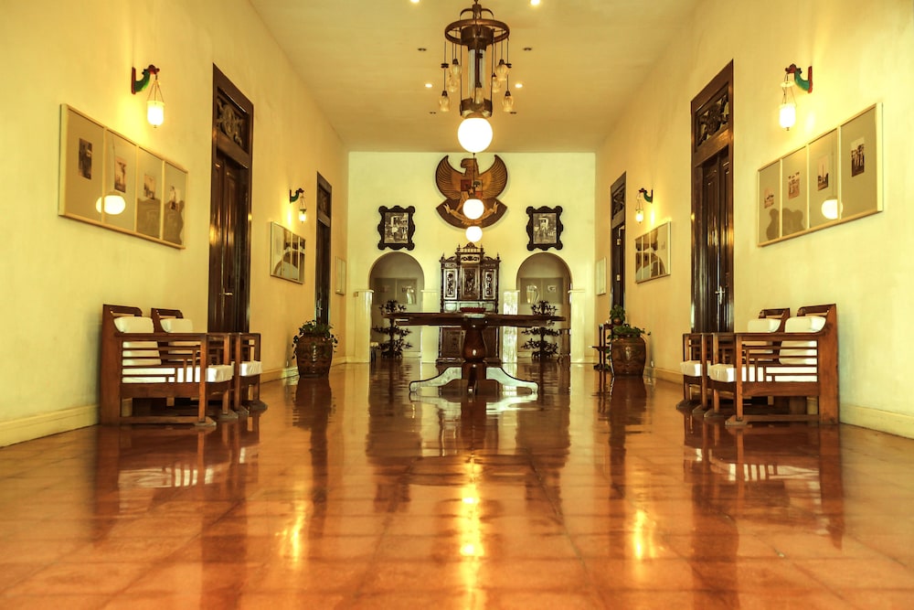 Hotel Tugu Blitar 56/67