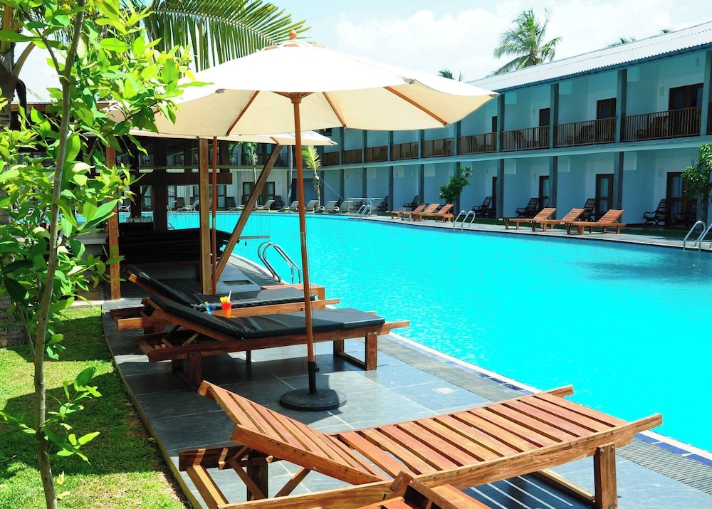 Carolina Beach Resort & Spa 50/50