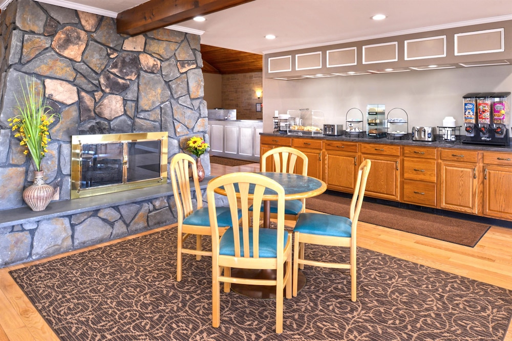 Americas Best Value Inn-Plattsburgh 33/40