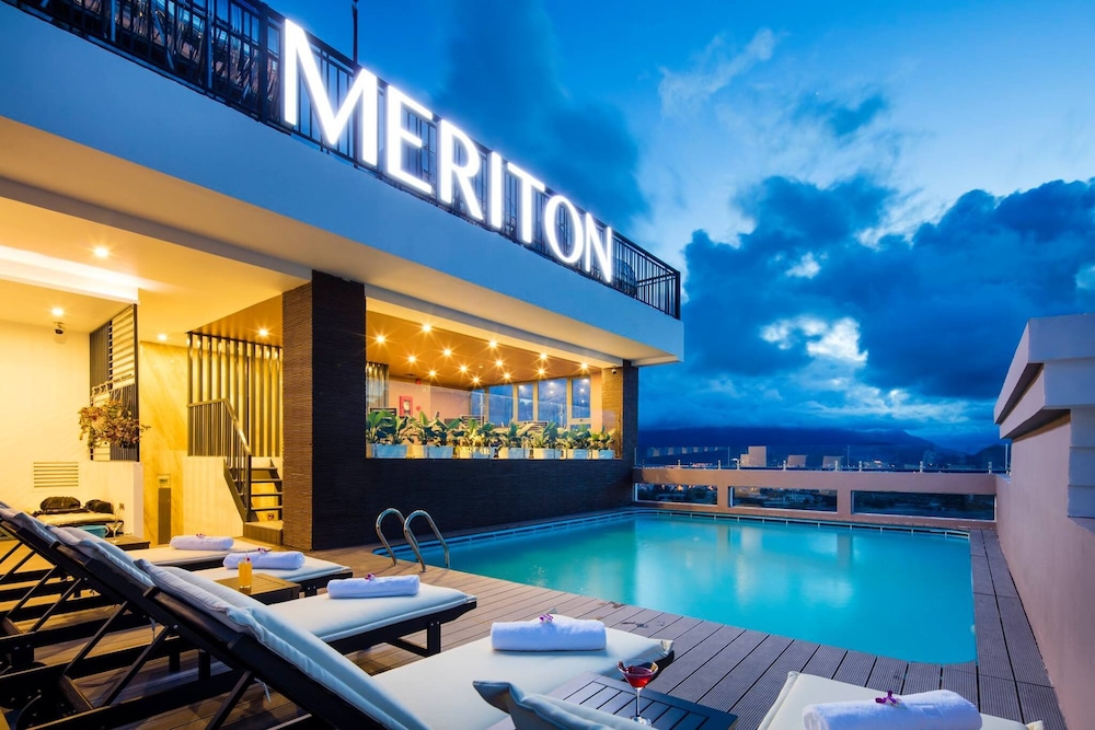 Meriton Hotel 72/100