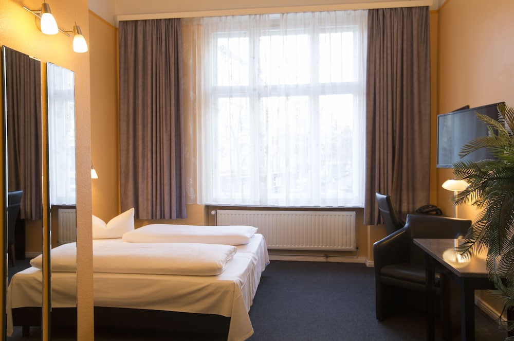 Hotel Am Hermannplatz 8/24