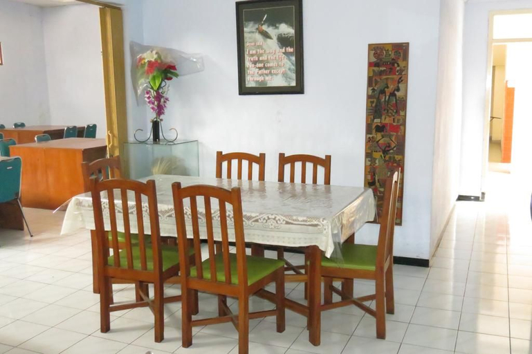 Wisma Tamu UKSW 10/11