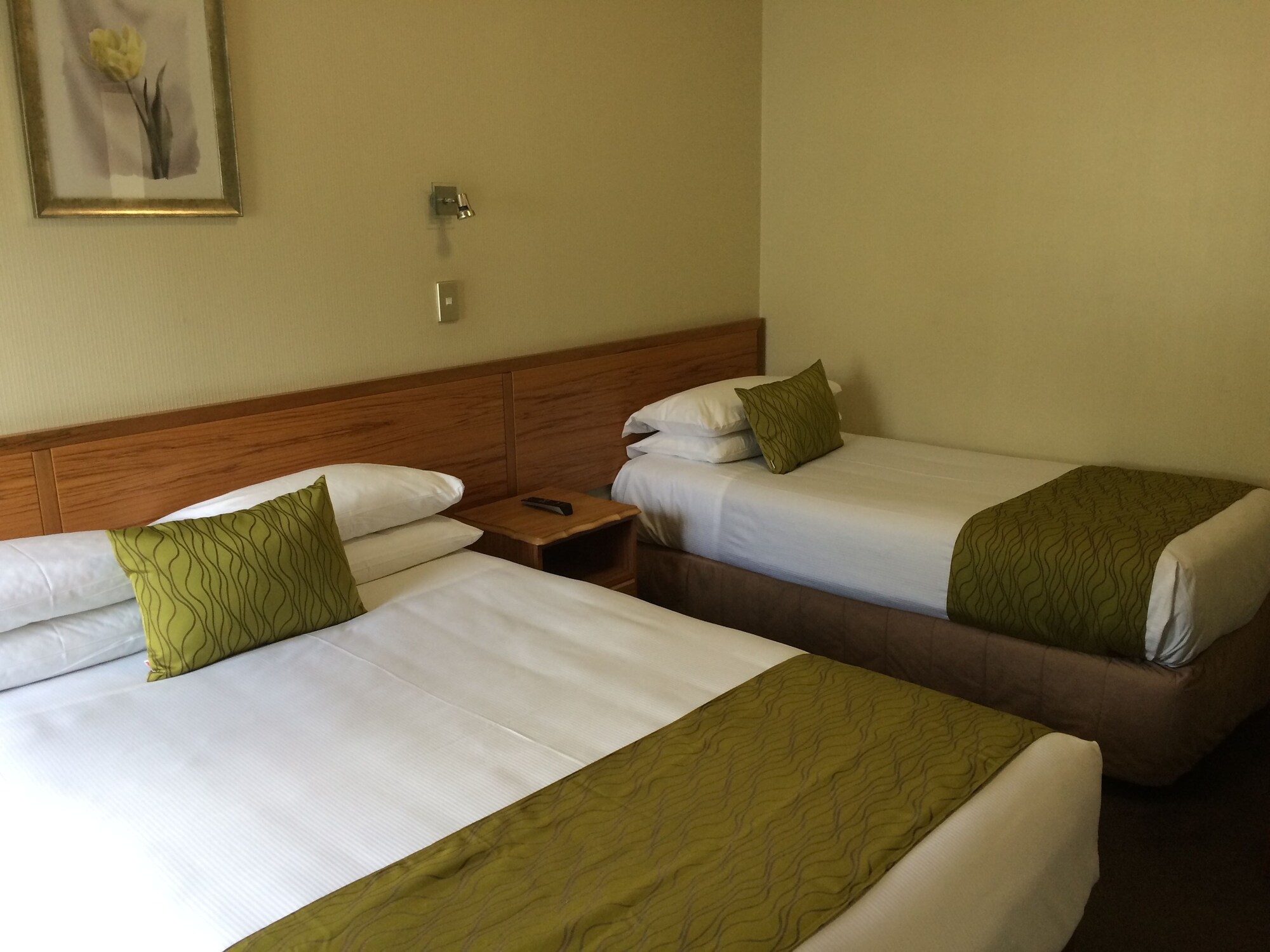 1 BEDROOM
