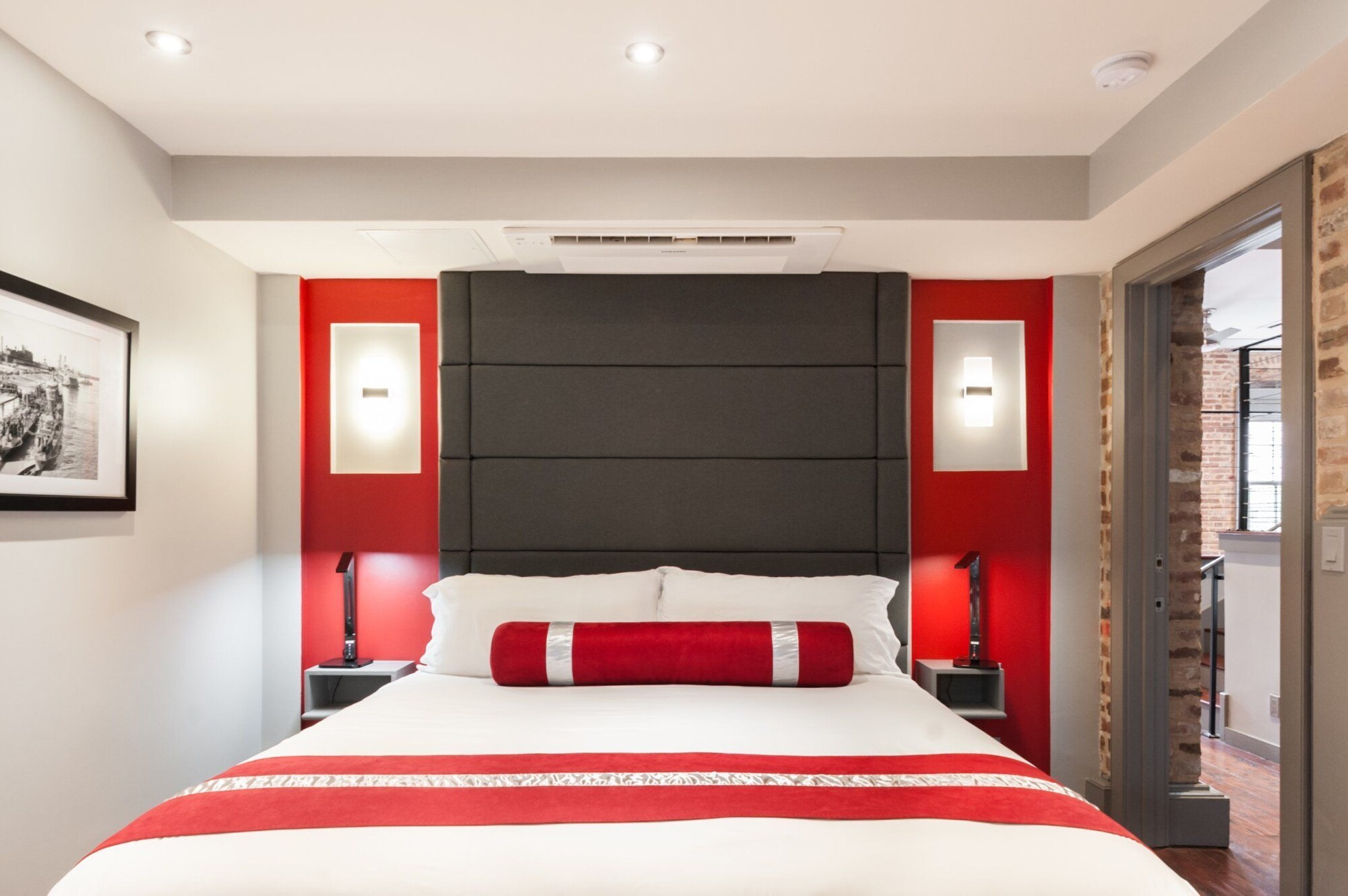 3 BEDROOMS, LUXURY, SUITE, HOT TUB