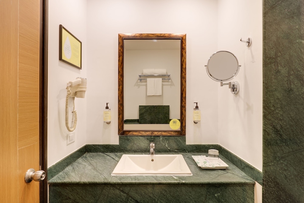 Lemon Tree Hotel Chandigarh 57/60