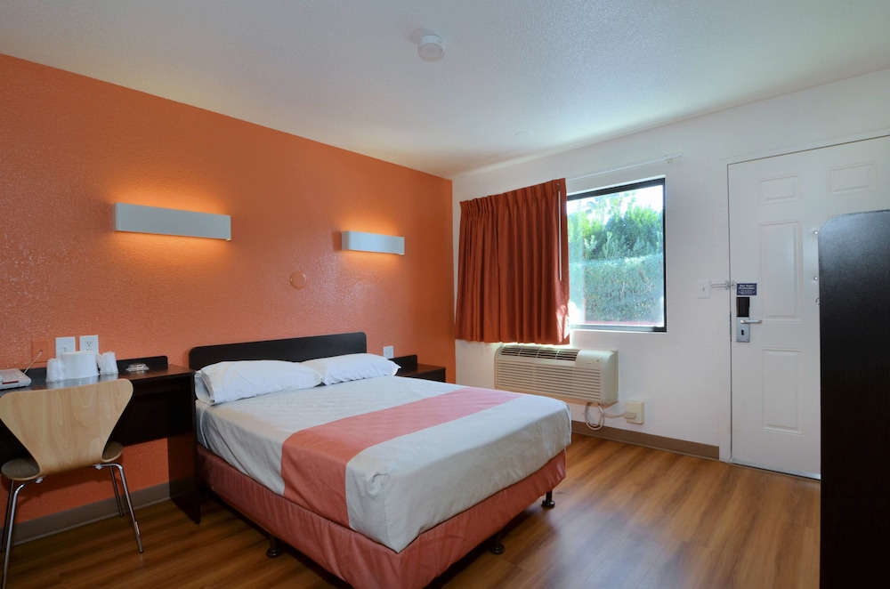 Motel6 Palm Desert, CA - Palm Springs Area 16/37
