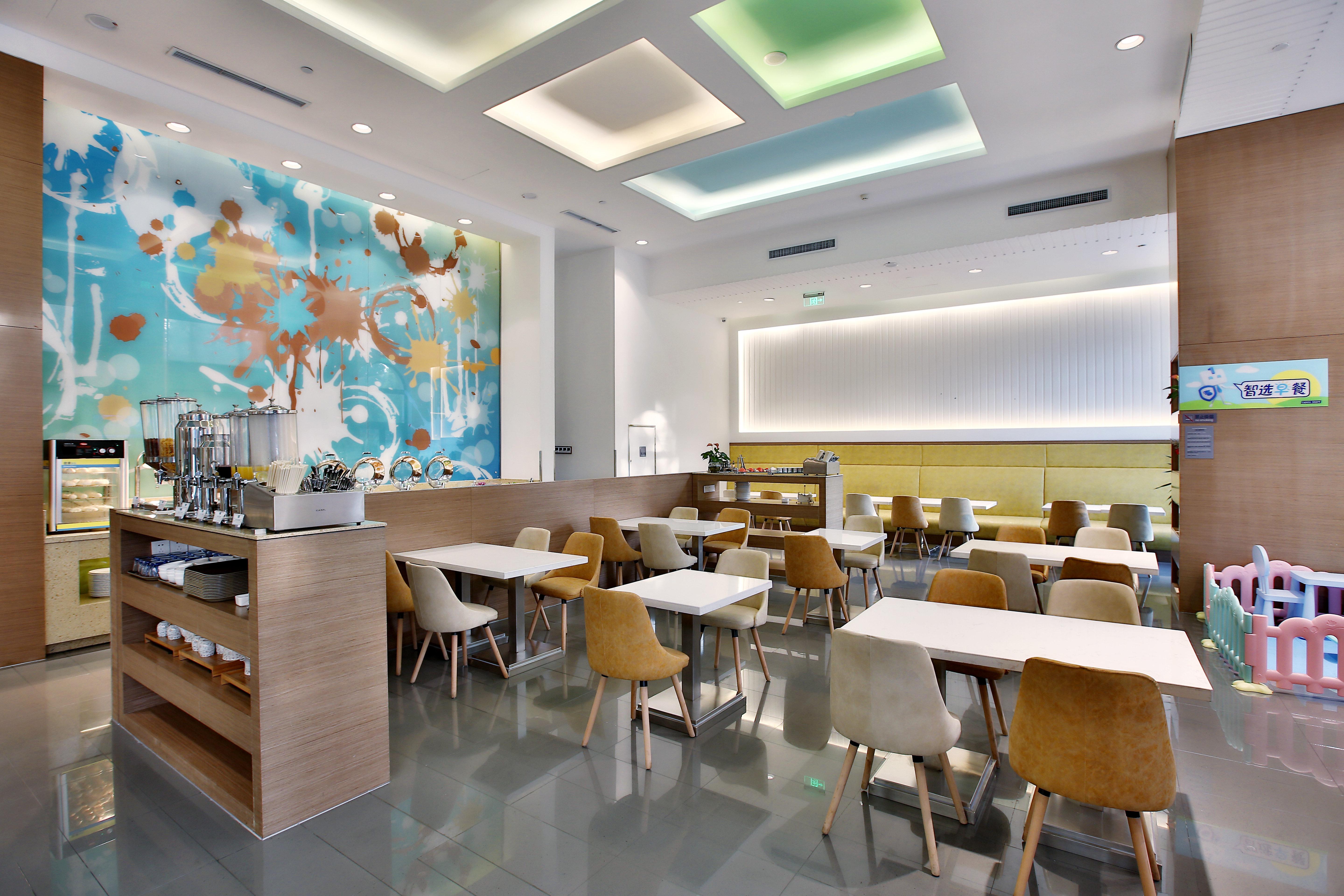 restaurant cafeteria
