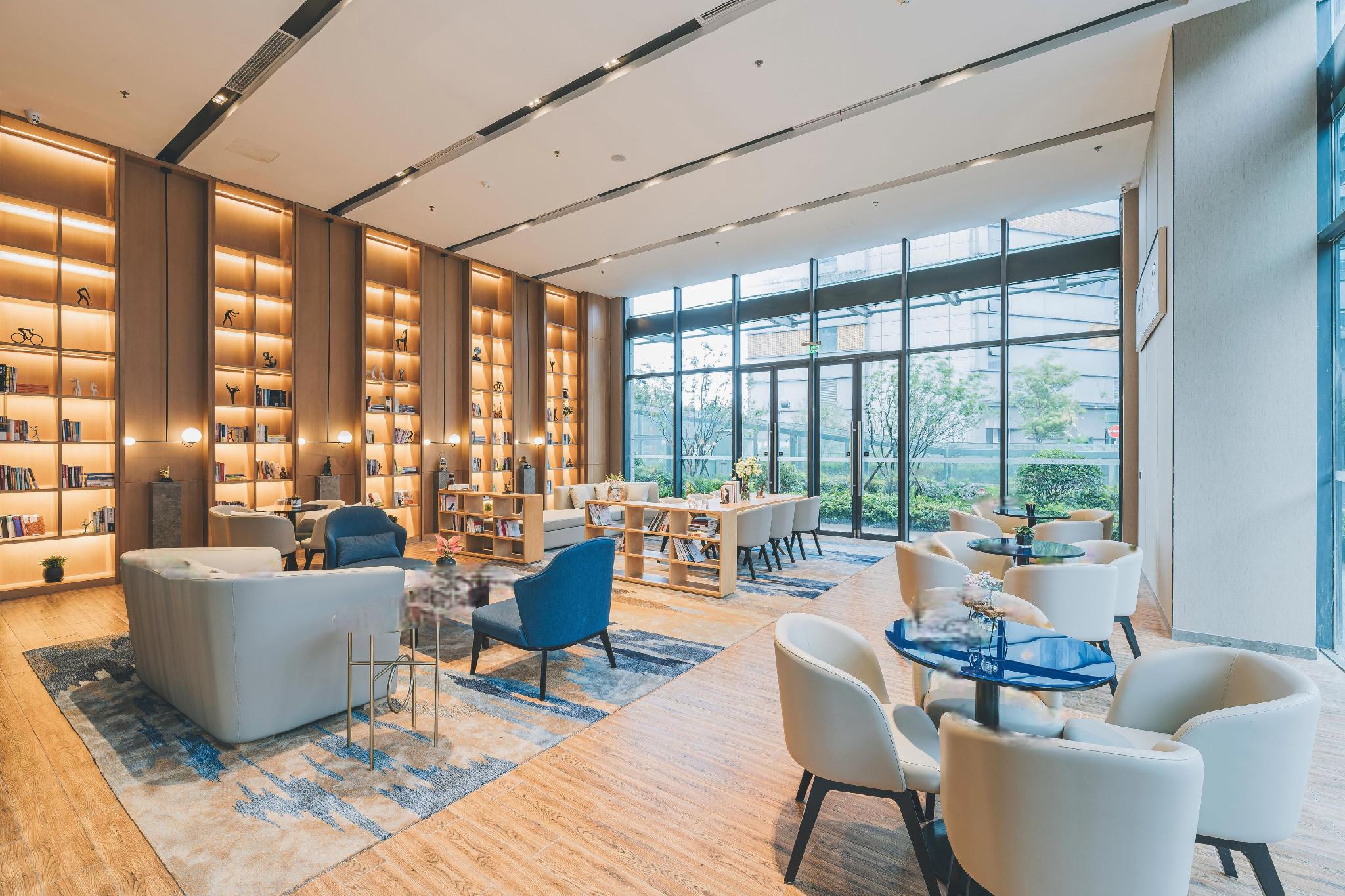 Atour Hotel (Kunming Daguan Park) 21/34