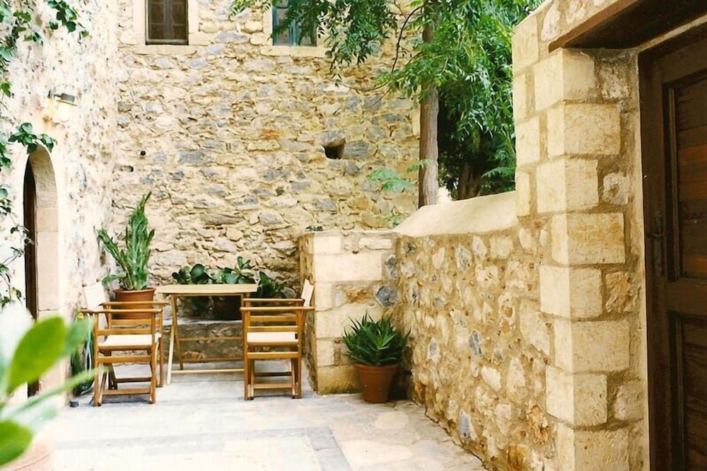 Dorovinis Monemvasia Castlehouses 41/45
