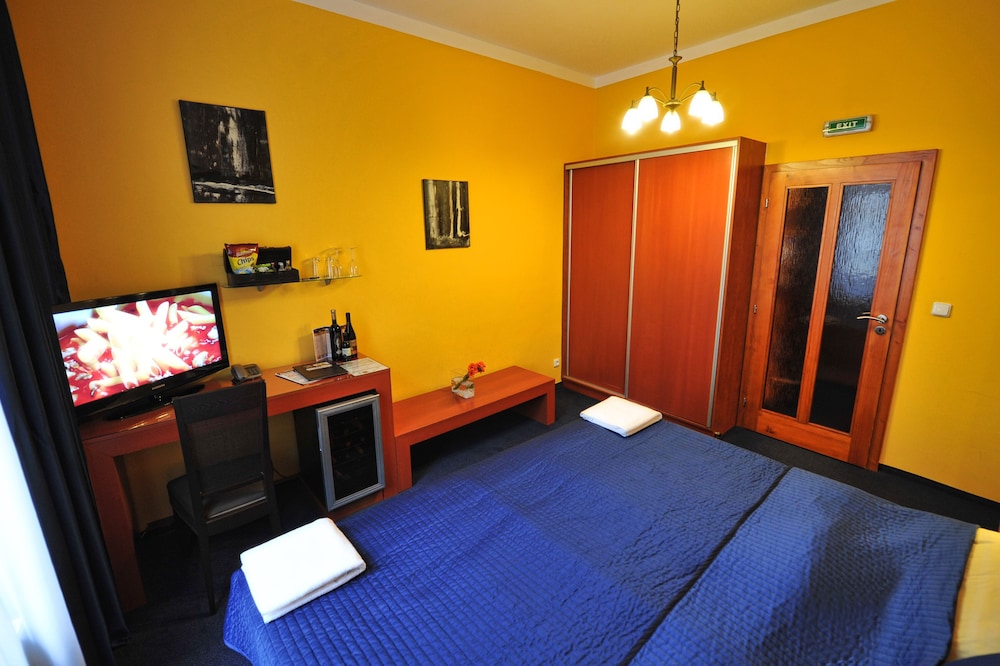 Hotel Arte 12/30