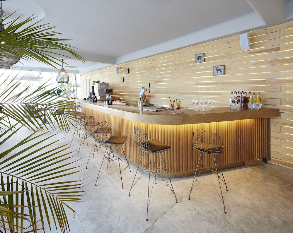 Lalila Blue Suites 20/73