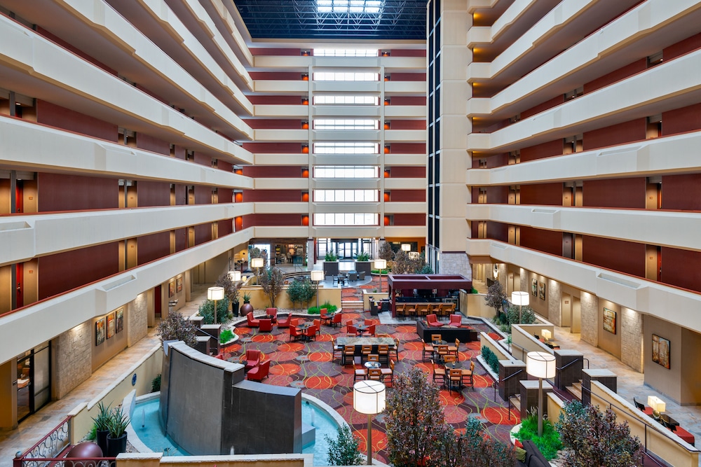 University Plaza Hotel and Convention Center Springfield 50/51