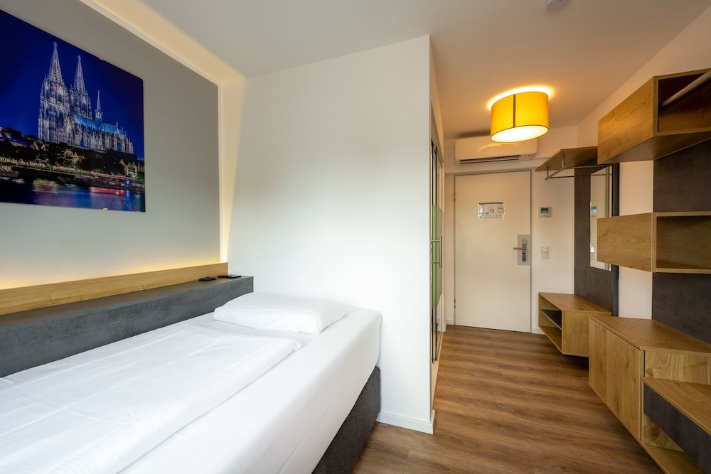 Hotel Triton 25/60