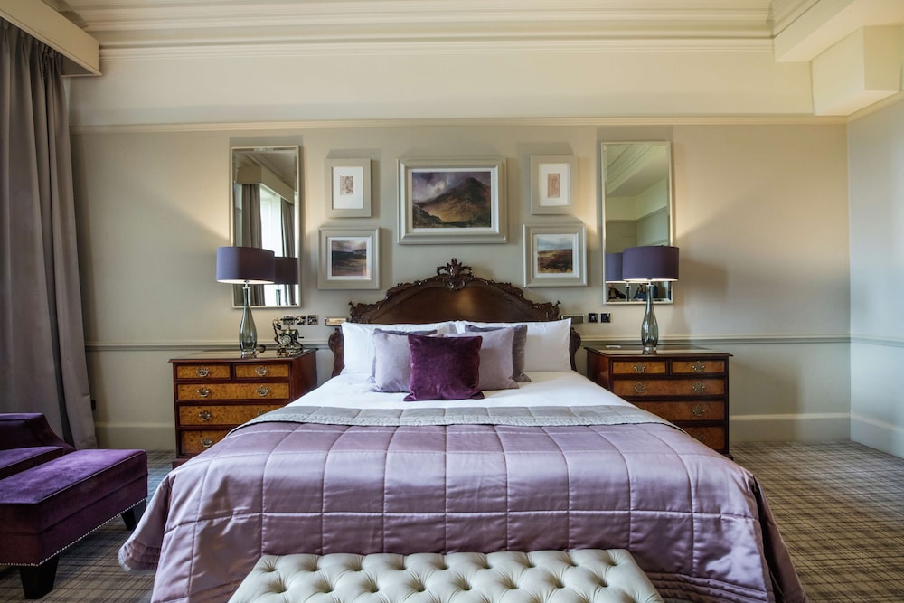 Graham, Suite, King Bed, Castle View