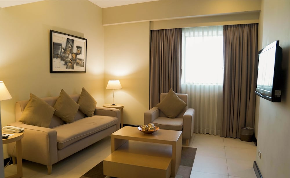Berjaya Makati Hotel 44/72