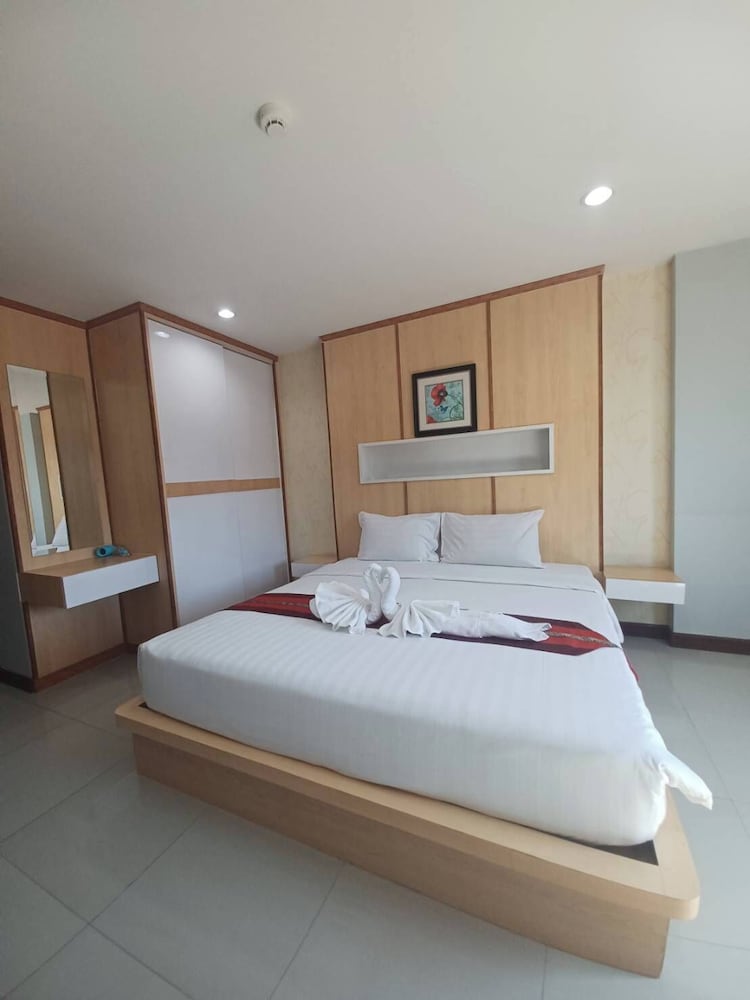 Valhalla Hotel Pattaya 33/75