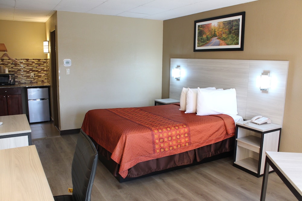 Efficiency, Superior, Queen Bed، Travel Inn and Suites Flemington 2/8