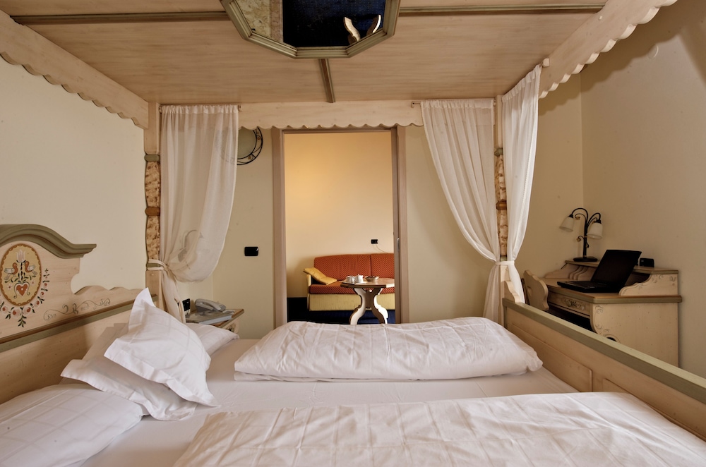 Hotel Touring 23/77