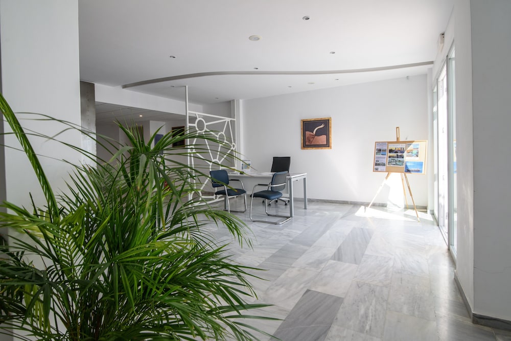 Rk Beach Hotel 13/52