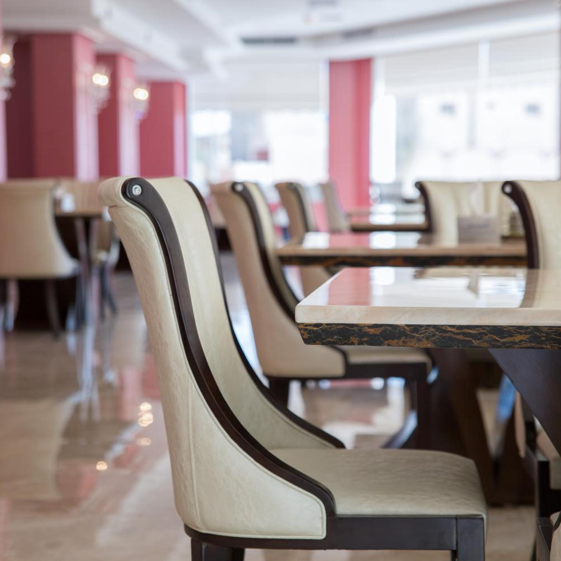 Adams Hotel 45/50