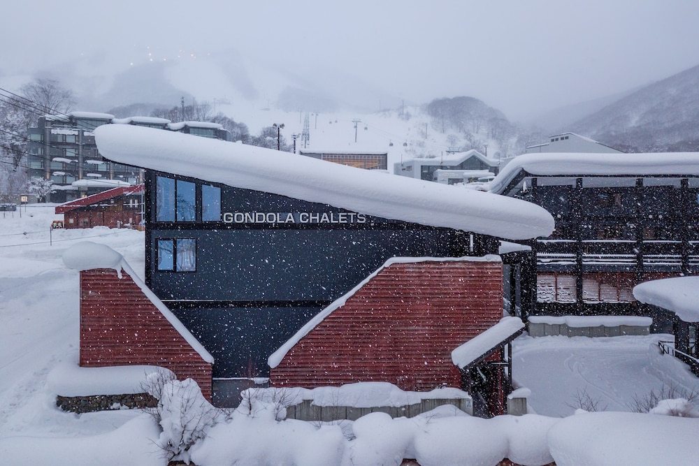 Gondola Chalets 5/36