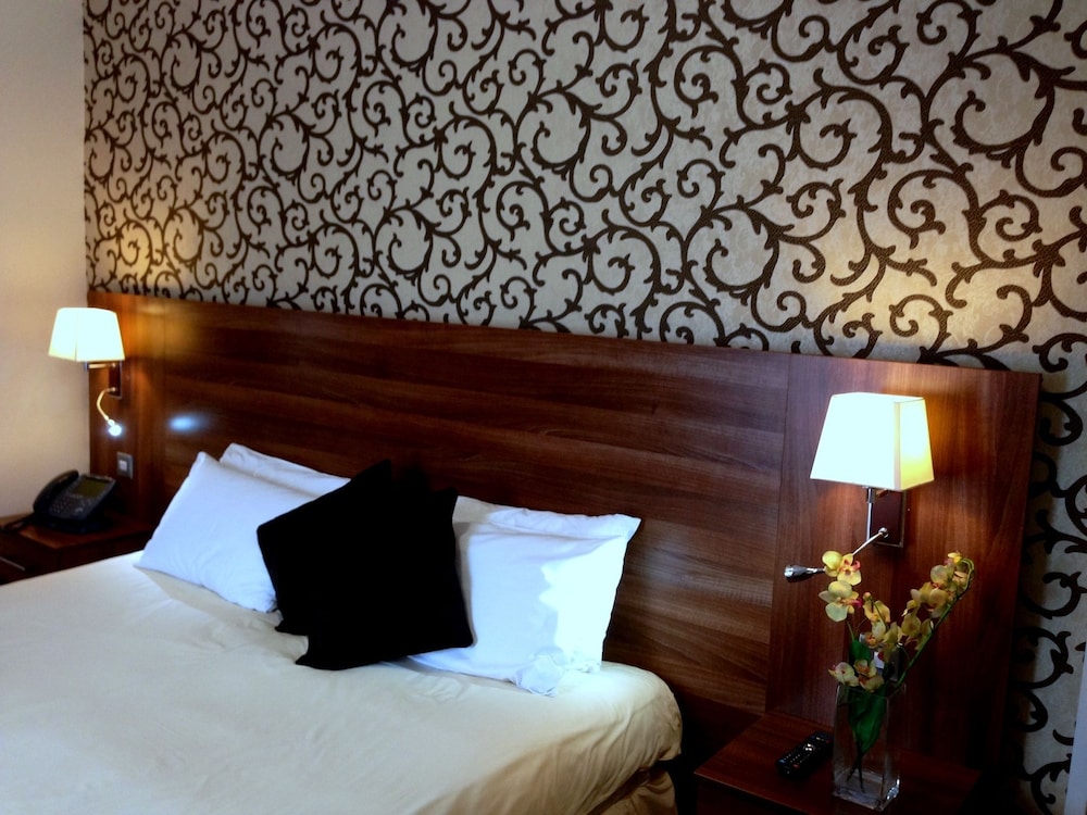 Ely House Hotel 16/40