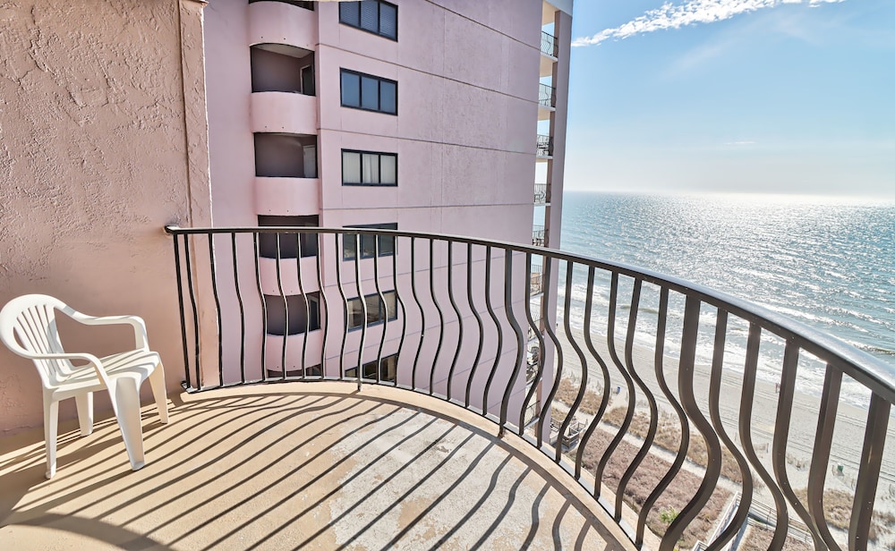 The Palms by Suite at the Beach 4/50