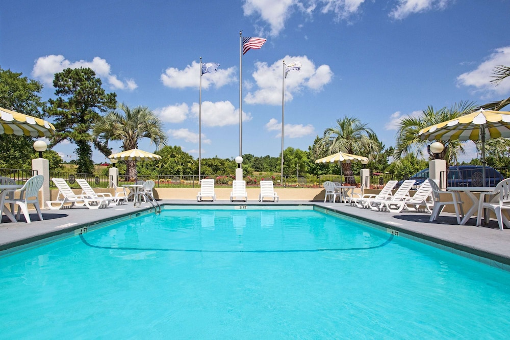 Days Inn By Wyndham Ladson Summerville Charleston 9/48