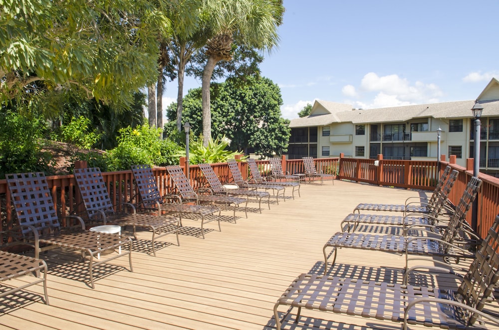 Park Shore Resort 7/60