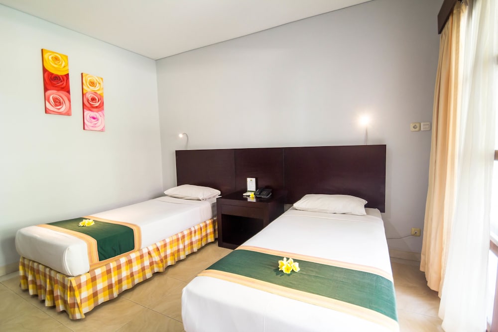 FOURTEEN ROSES BEACH HOTEL 37/62